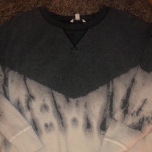 A&E womens Crew neck tyedye sweatshirt